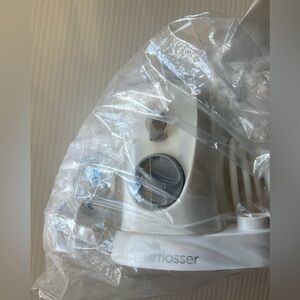 Waterpik Waterflosser in White WP-310W